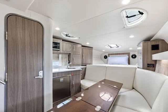 Slide: The Image of Regal 33 XO 2020 - 59