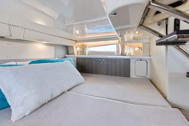Slide: The Image of Regal 33 XO 2020 - 62