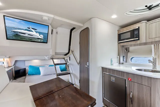 Slide: The Image of Regal 33 XO 2020 - 63