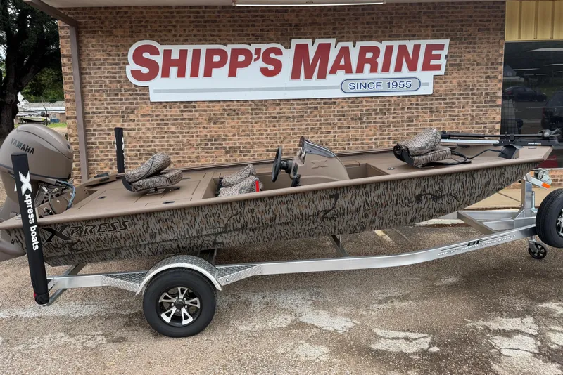 The Image of 2026 Xpress XP170 boat on trailer at Shipp's Marine dealership. - 0