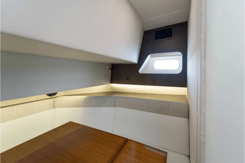 Slide: The Image of Cruisers 38GLS-OB 2027 - 103