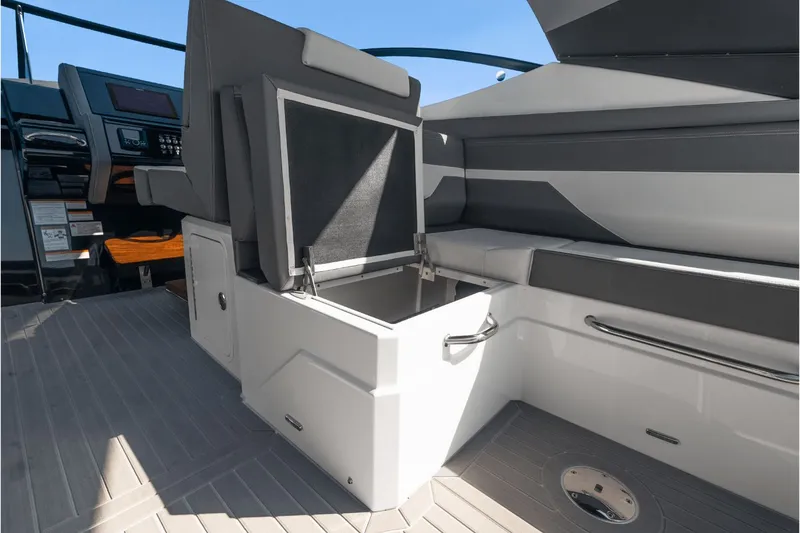 Slide: The Image of Cruisers 38GLS-OB 2027 - 75