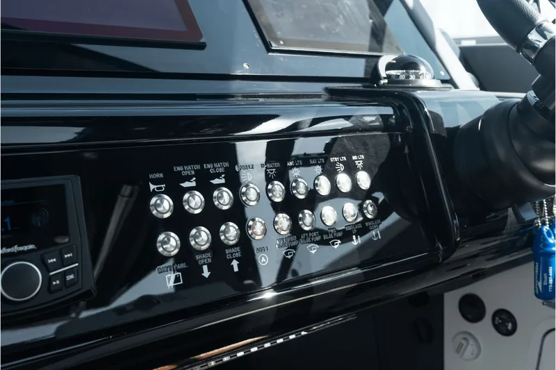 Slide: The Image of Cruisers 38GLS-OB 2027 - 77