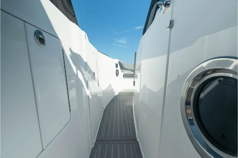 Slide: The Image of Cruisers 38GLS-OB 2027 - 83