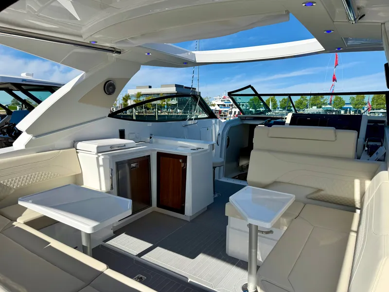 Slide: The Image of Cruisers 38 GLS OB 2027 - 9