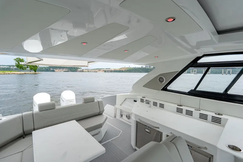 Slide: The Image of Cruisers 42 GLS OB 2027 - 26