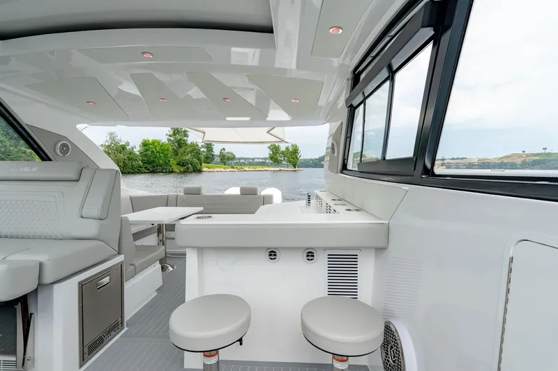 Slide: The Image of Cruisers 42 GLS OB 2027 - 33