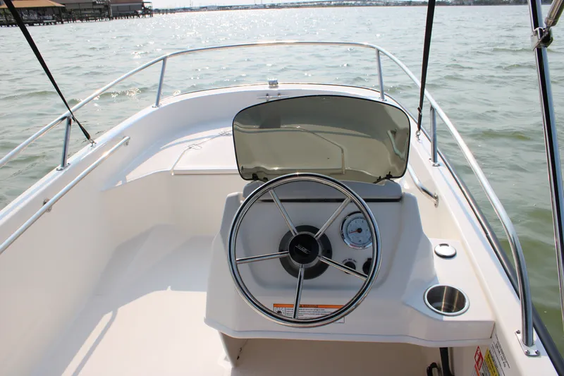 Slide: The Image of Boston Whaler 130 Super Sport 2027 - 19