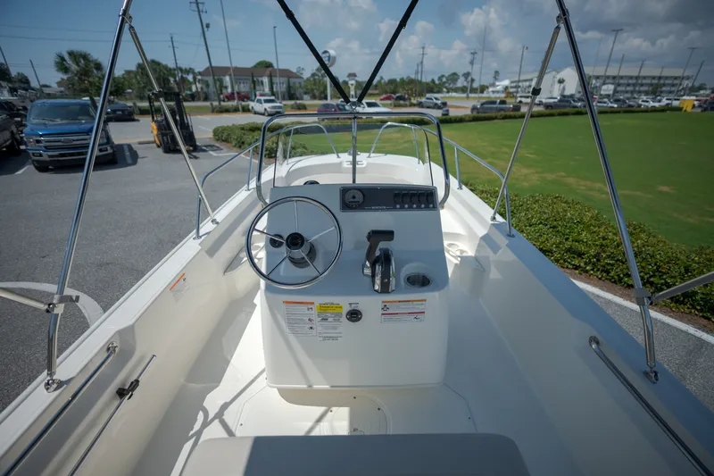 Slide: The Image of Boston Whaler 170 Montauk 2027 - 14