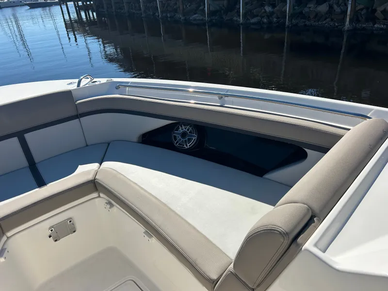 Slide: The Image of Boston Whaler 330 Vantage 2027 - 30