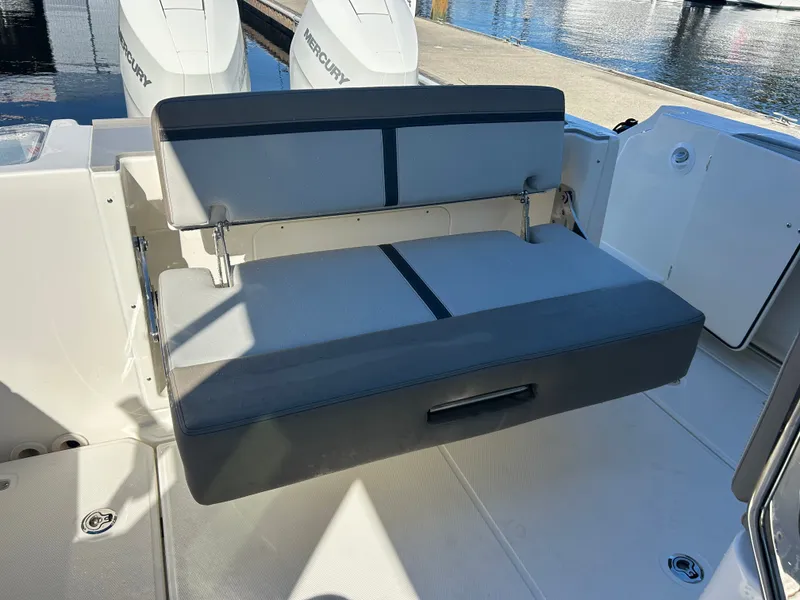 Slide: The Image of Boston Whaler 330 Vantage 2027 - 22