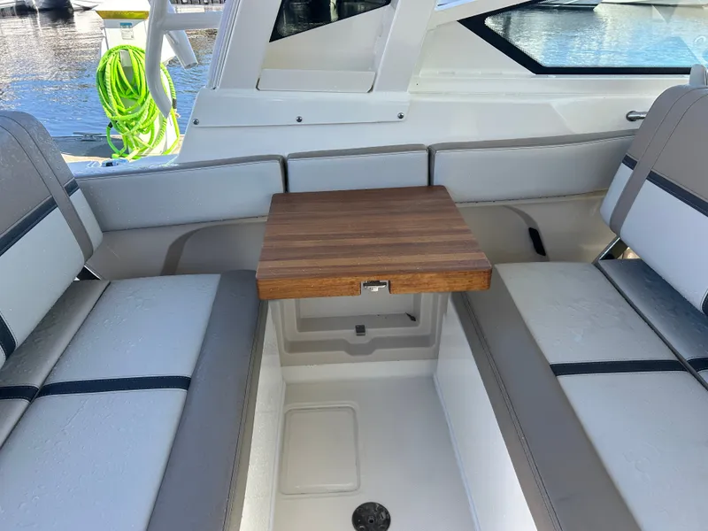 Slide: The Image of Boston Whaler 330 Vantage 2027 - 15