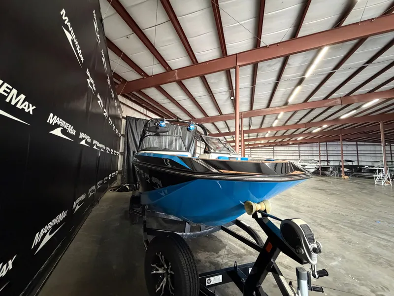 Slide: The Image of Nautique Super Air Nautique G21 2016 - 1