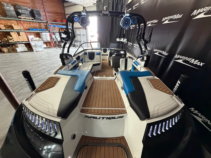 Slide: The Image of Nautique Super Air Nautique G21 2016 - 12