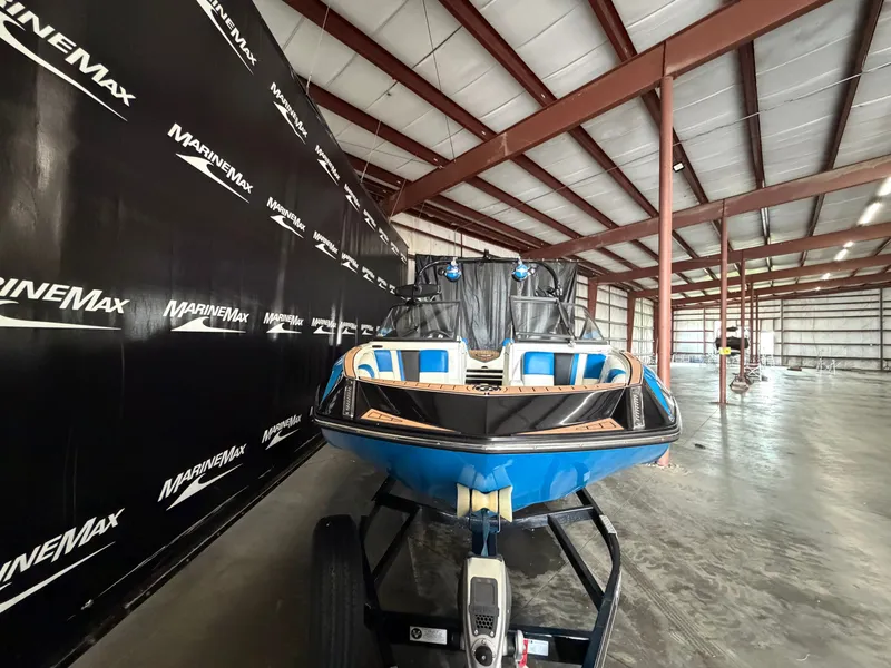 Slide: The Image of Nautique Super Air Nautique G21 2016 - 2