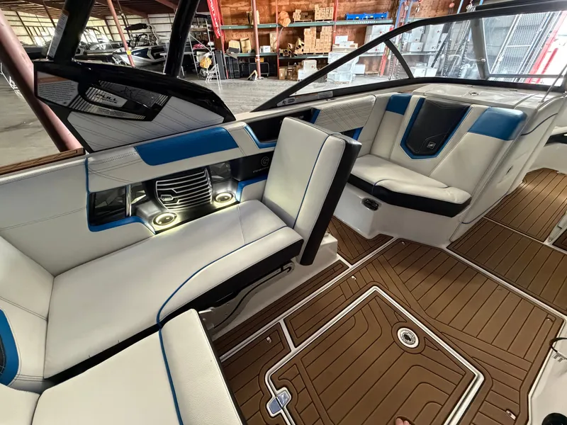 Slide: The Image of Nautique Super Air Nautique G21 2016 - 26