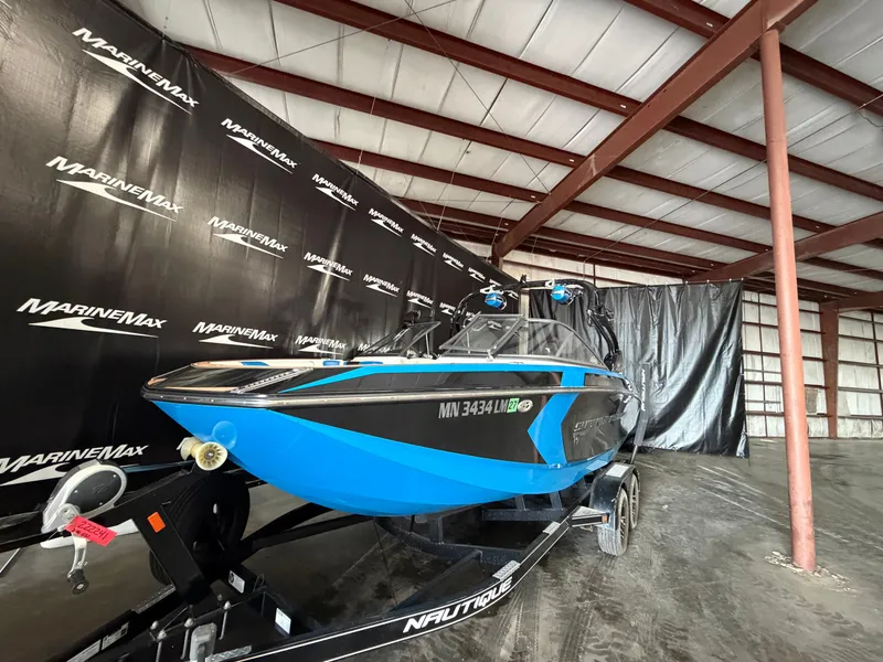 Slide: The Image of Nautique Super Air Nautique G21 2016 - 3