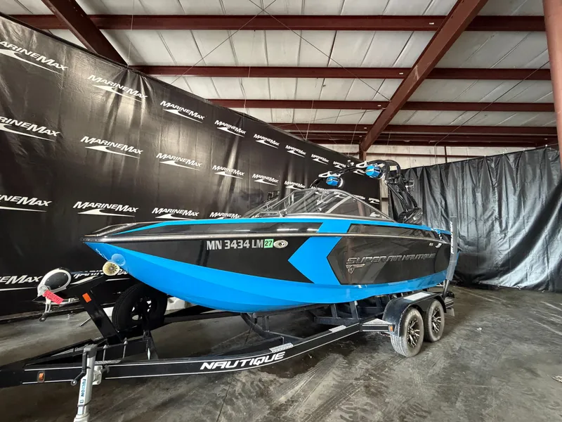 Slide: The Image of Nautique Super Air Nautique G21 2016 - 4