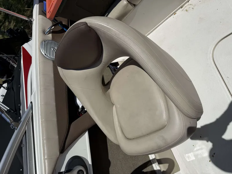 Slide: The Image of Seat of a 2015 Bayliner 185 Bowrider boat, beige upholstery. - 8