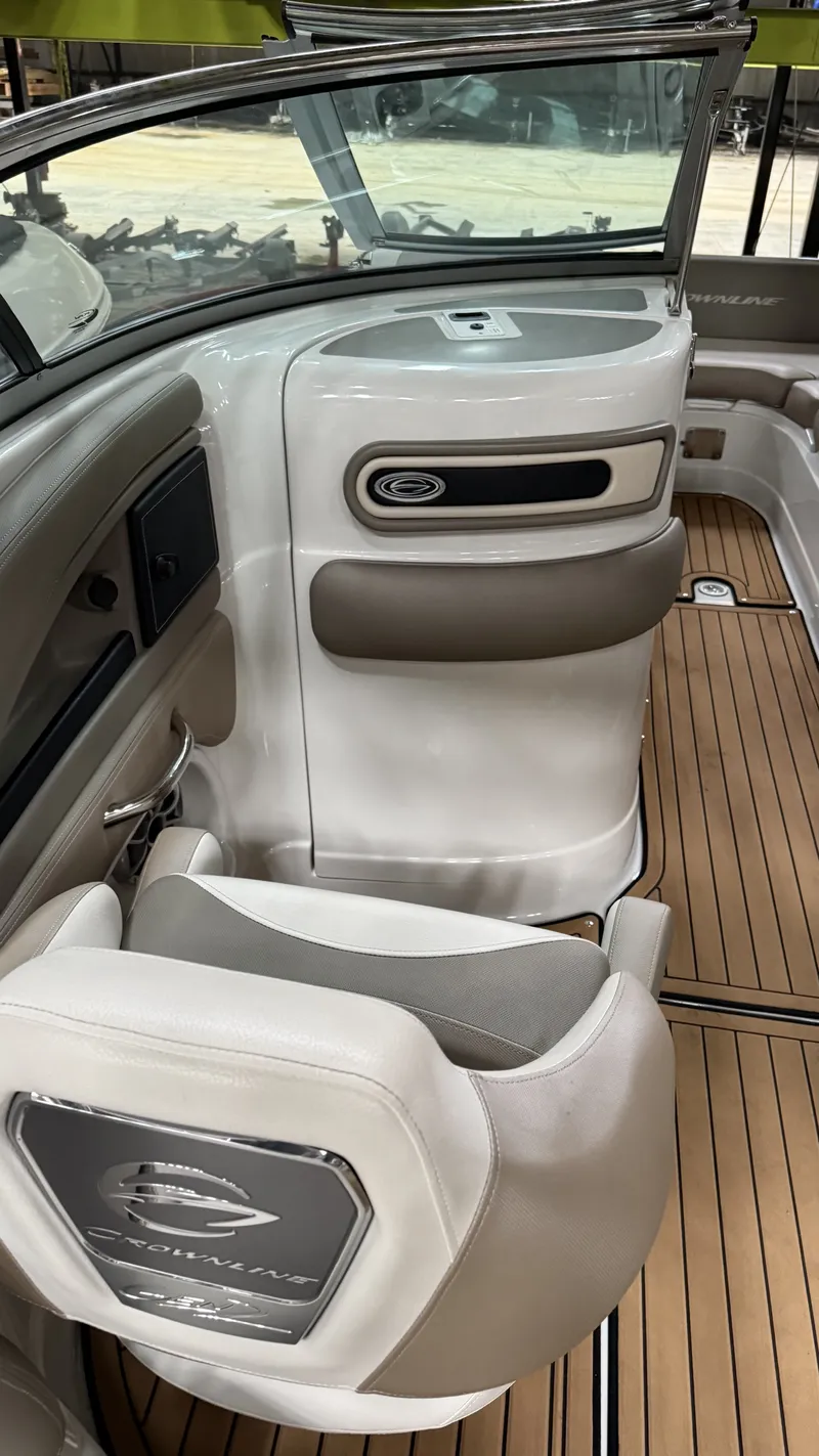 Slide: The Image of Interior of 2022 Crownline Eclipse E255 XS boat. - 8