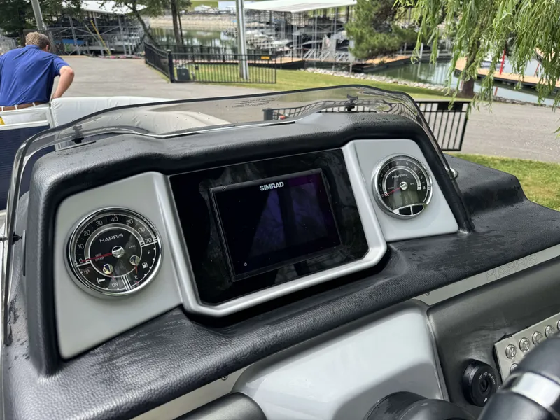 Slide: The Image of Dashboard of a 2020 Harris Solstice 250 SLDH boat. - 4