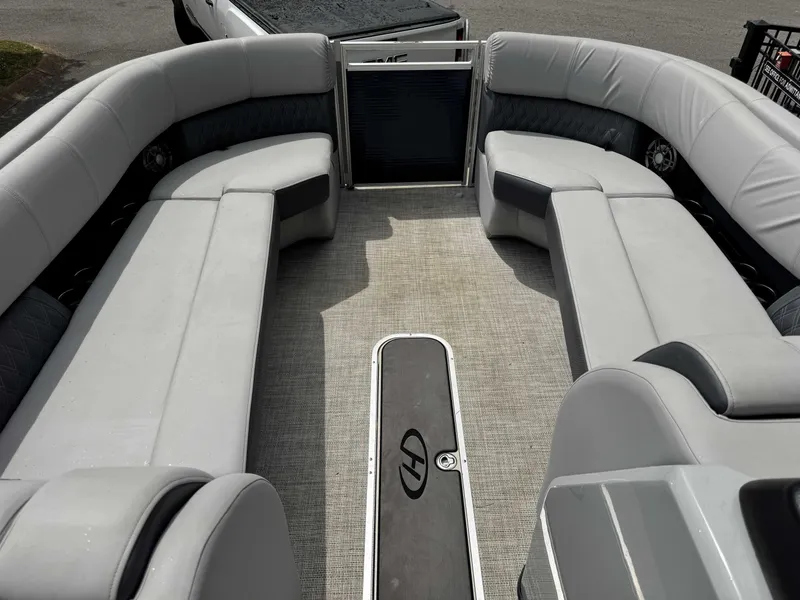 Slide: The Image of Interior of a 2020 Harris Solstice 250 SLDH pontoon boat. - 5