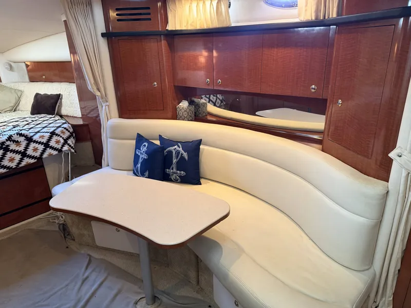 Slide: The Image of Interior of 2003 Sea Ray Sundancer 320 yacht. - 12