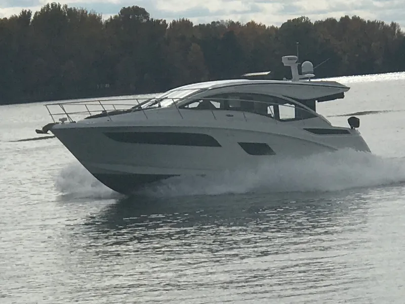 The Image of 2017 Sea Ray Sundancer 400 yacht cruising on water. - 1