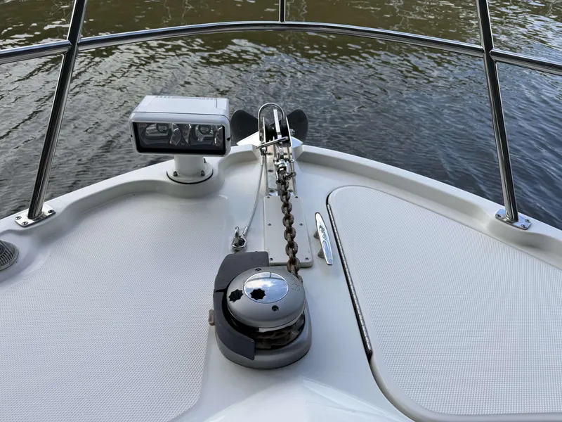 Slide: The Image of Bow of Sea Ray Sundancer 400 with anchor windlass, 2017 model. - 16