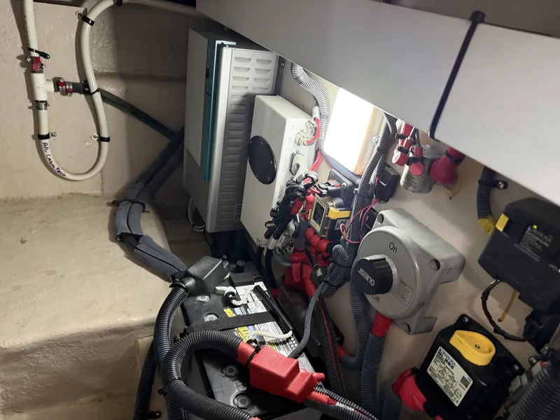 Slide: The Image of Electrical system in the engine room of a 2017 Sea Ray Sundancer 400. - 33