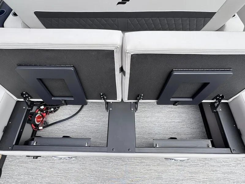 Slide: The Image of Starcraft SLS-5 Q DH 2026 seat with storage and wiring. - 19