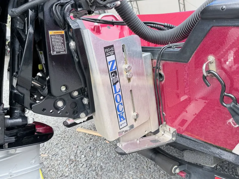 Slide: The Image of 2017 Triton 19 TrX boat motor mount with Z-Lock system. - 28