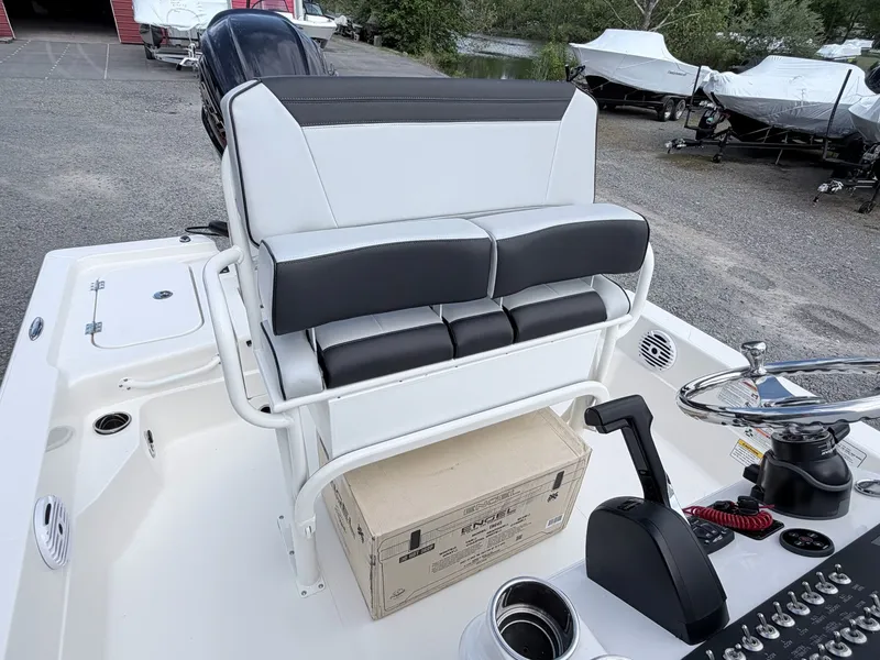 Slide: The Image of Skeeter SX221 2026 boat with bench seat and helm console. - 35