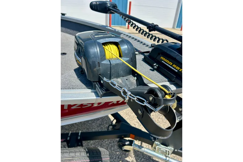 Slide: The Image of 2019 Alumacraft Classic 165 Sport boat with Minn Kota trolling motor. - 10
