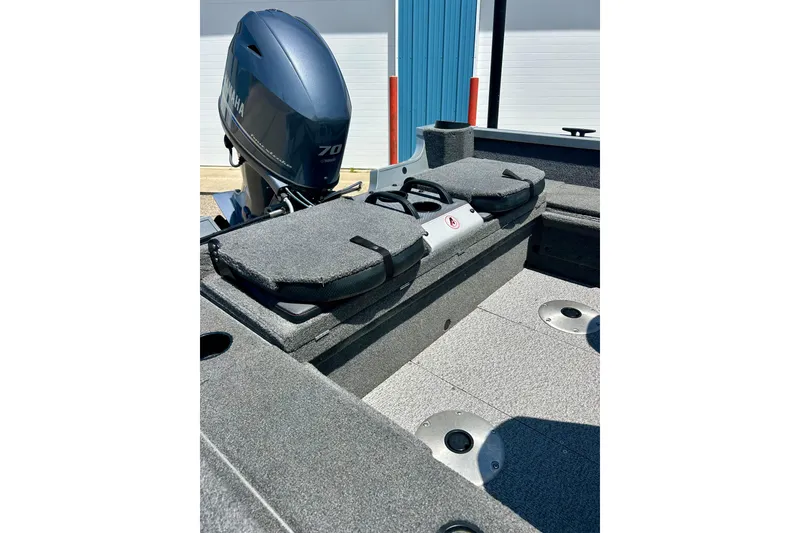 Slide: The Image of 2019 Alumacraft Classic 165 Sport boat interior with Yamaha 70 outboard motor. - 19