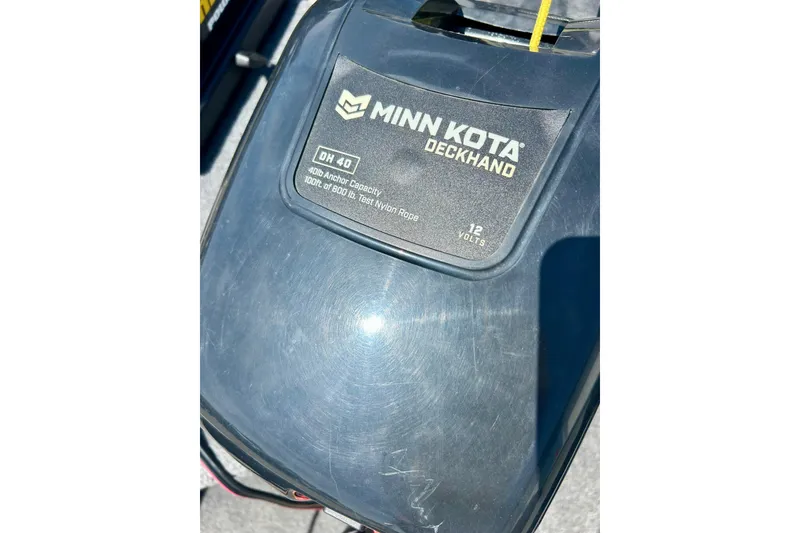 Slide: The Image of Minn Kota Deckhand on 2019 Alumacraft Classic 165 Sport boat, 40lb anchor capacity. - 32