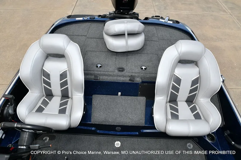Slide: The Image of Interior of a 2018 Nitro Z19 Pro boat with gray seats. - 13