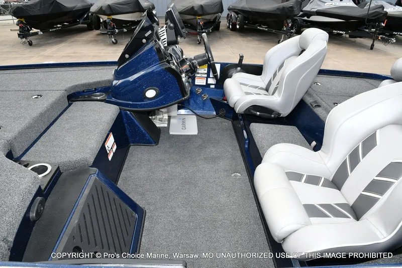 Slide: The Image of Interior of a 2018 Nitro Z19 Pro boat with gray seats. - 15