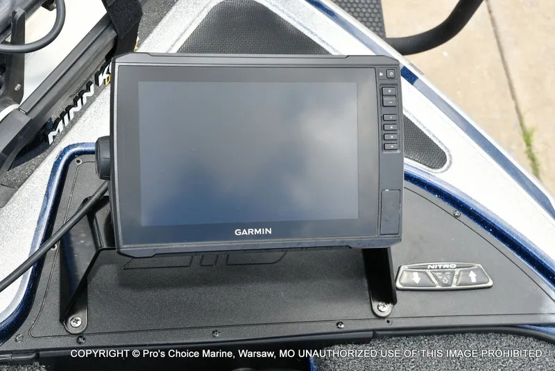 Slide: The Image of Garmin screen on Nitro Z19 Pro boat, 2018 model. - 3