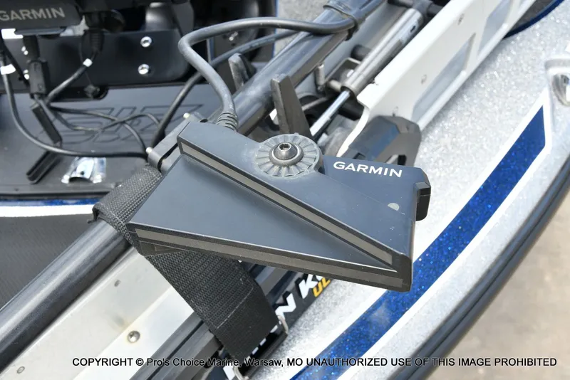 Slide: The Image of Garmin device on Nitro Z19 Pro boat, year 2018. - 32