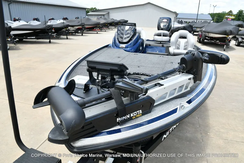 Slide: The Image of 2018 Nitro Z19 Pro boat with Minn Kota Ultrex motor. - 33
