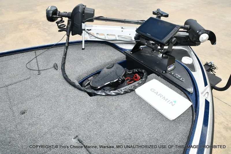 Slide: The Image of 2018 Nitro Z19 Pro boat with Garmin technology and Minn Kota trolling motor. - 38