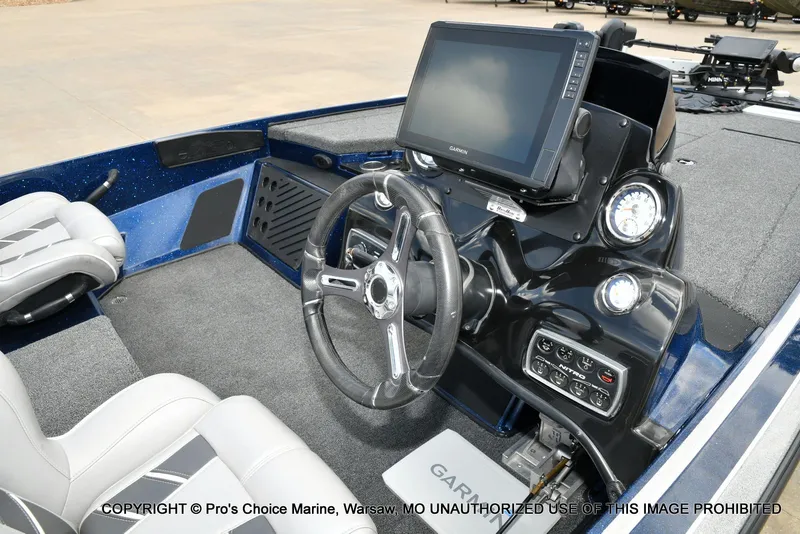 Slide: The Image of Interior of a 2018 Nitro Z19 Pro boat with Garmin navigation system. - 42