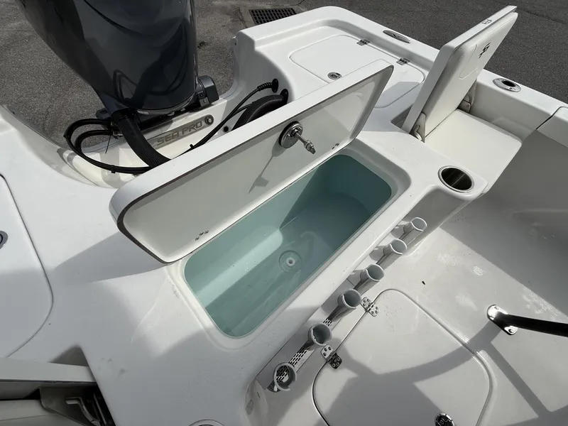 Slide: The Image of Sea Pro 230 Bay boat with Yamaha 200 engine, 2026 model. - 8