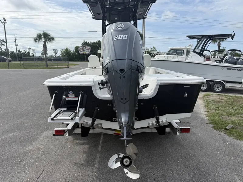 Slide: The Image of 2026 Sea Pro 230 Bay boat with YAMAHA 200 engine. - 11