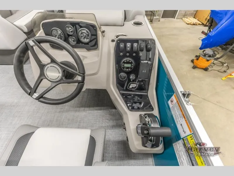 Slide: The Image of Vectra Sport 21 L 2025 - 16