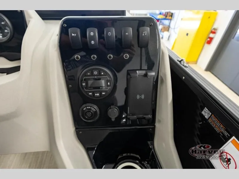 Slide: The Image of Sportfisher Sport 23-2S RL 2026 - 25