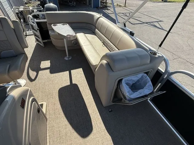 Slide: The Image of Ranger 220C REATA 2023 - 24