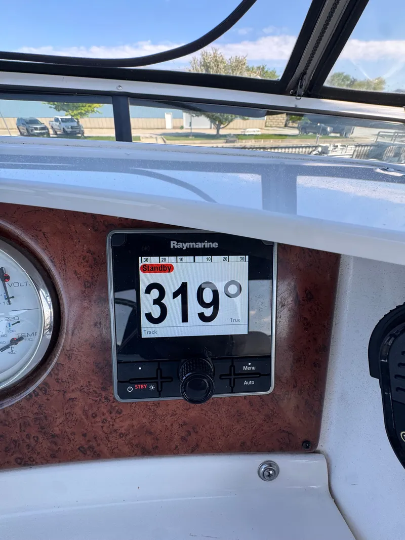 Slide: The Image of Raymarine compass on Silverton 39 Motor Yacht, heading 319 degrees. - 22