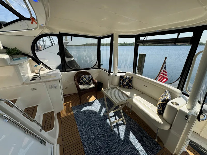 Slide: The Image of Interior of a 2002 Silverton 39 Motor Yacht with lake view. - 28